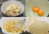 Bánh táo làm từ bánh ngọt với lòng trắng trứng đánh bông Công thức làm bánh với kem protein
